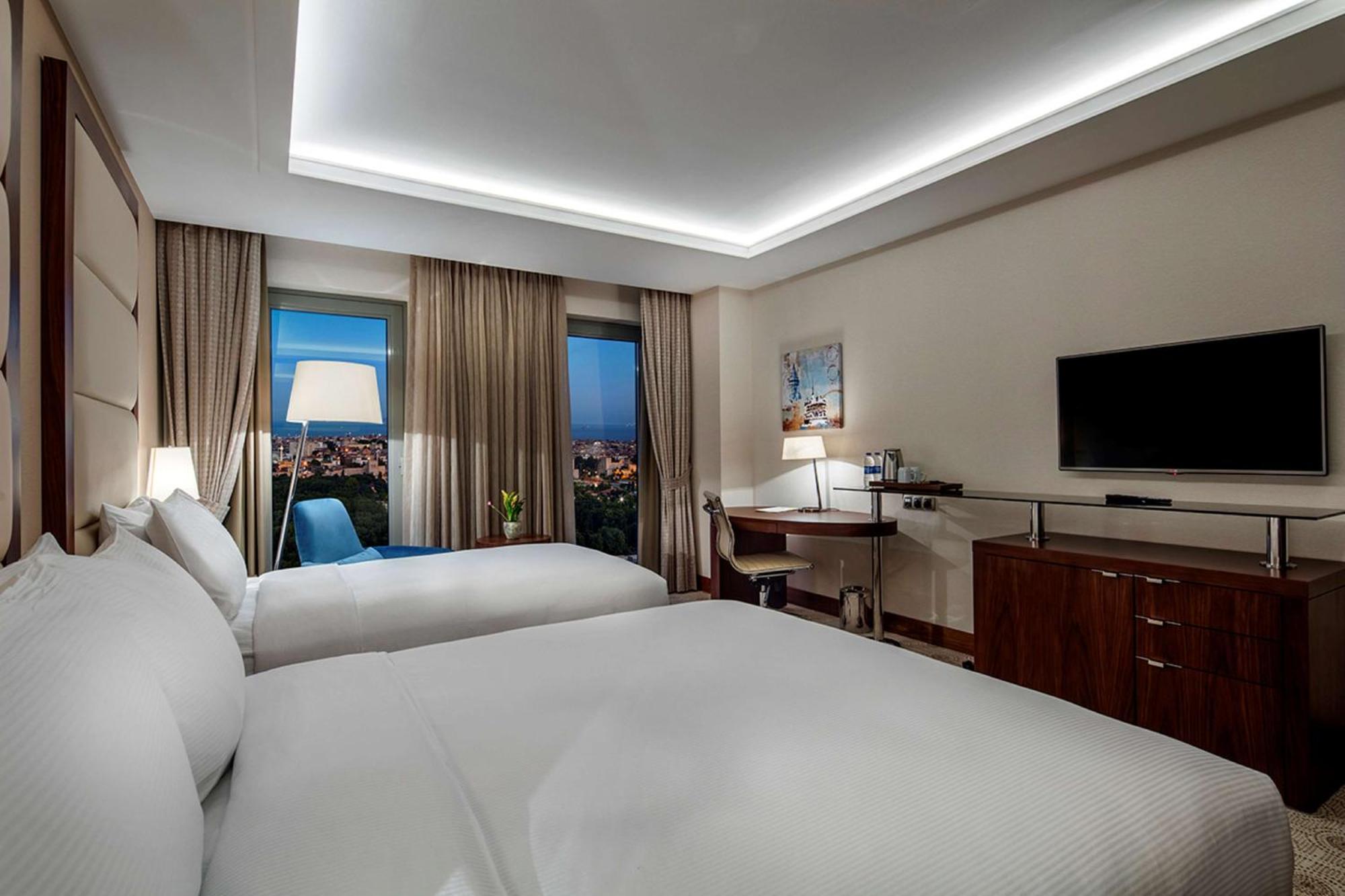 Doubletree By Hilton Istanbul Topkapi Hotel Bagian luar foto