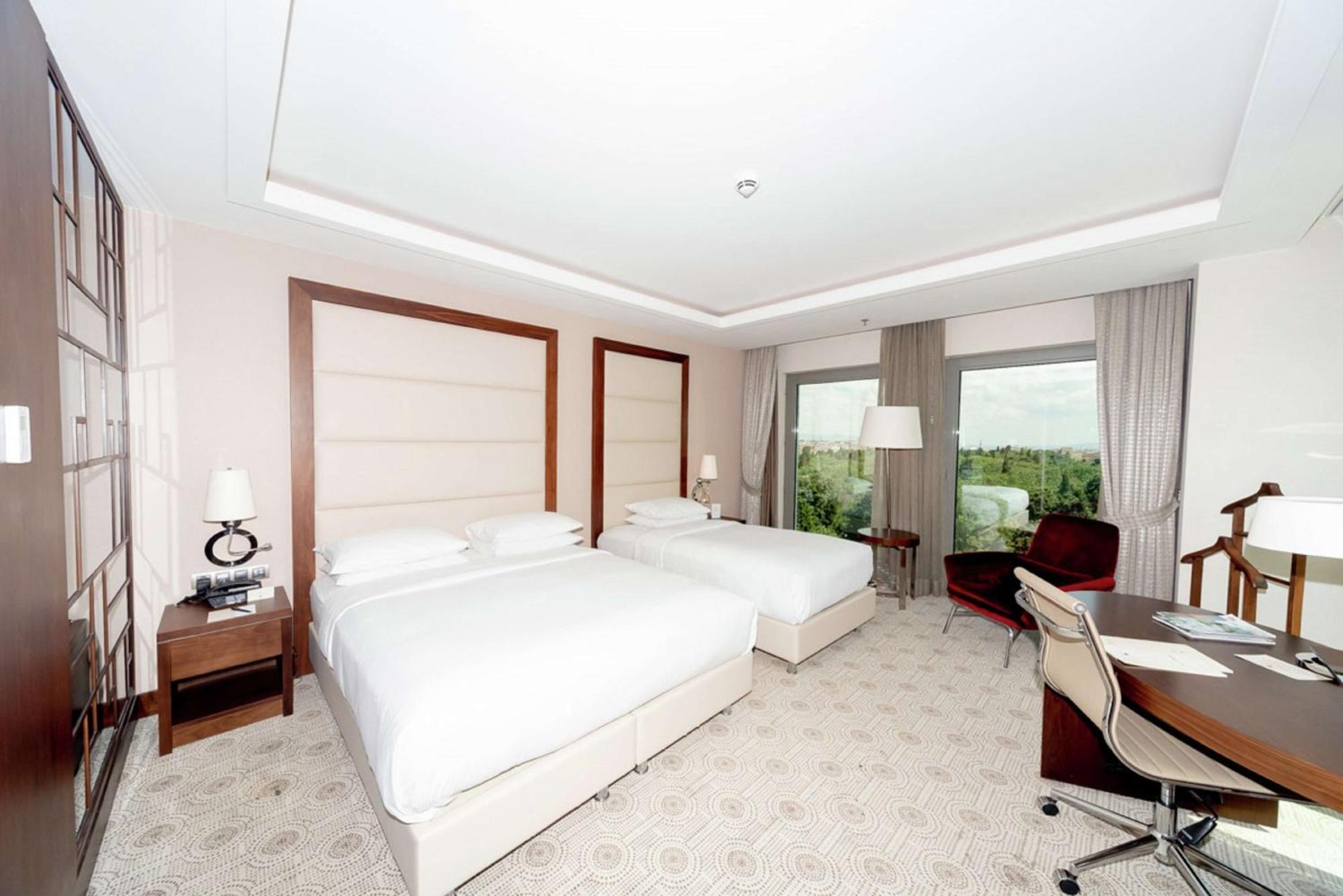 Doubletree By Hilton Istanbul Topkapi Hotel Bagian luar foto