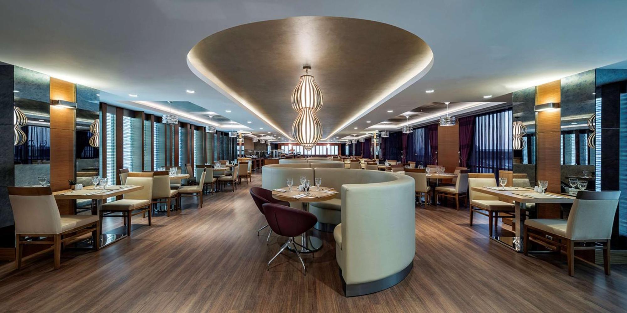 Doubletree By Hilton Istanbul Topkapi Hotel Bagian luar foto